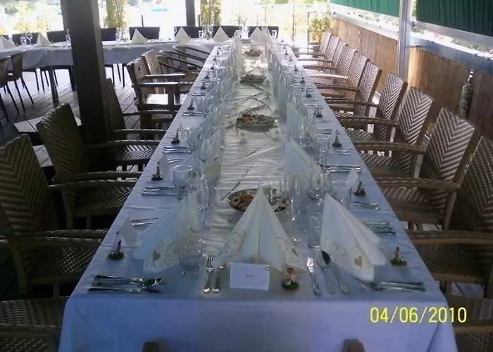 ספינת מלון Vodnik 3*