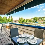 Úszó hotel Vodnik Prága