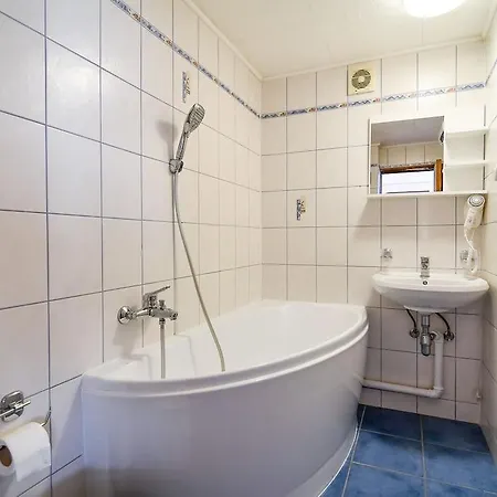 Vodnik Úszó hotel Prága