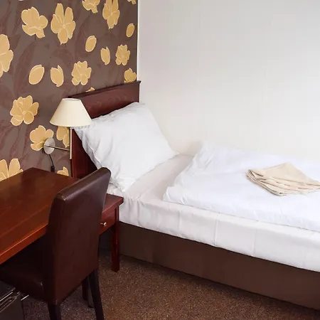 沃德尼克船屋酒店