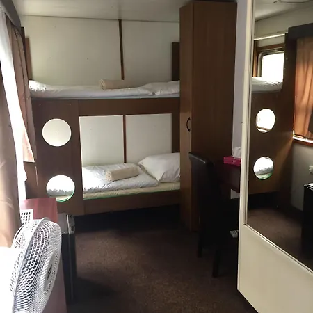 船屋 沃德尼克船屋酒店 3*