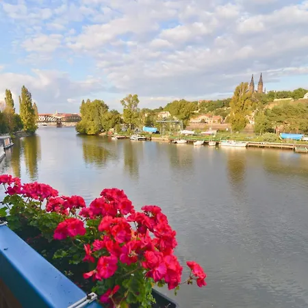 沃德尼克船屋酒店 3* 布拉格