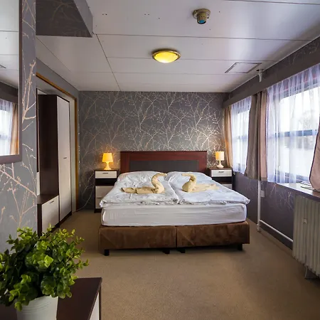 船屋 沃德尼克船屋酒店