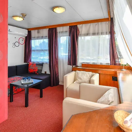 沃德尼克船屋酒店 布拉格