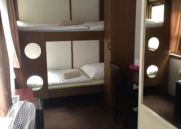 Båthotell Vodnik 3*