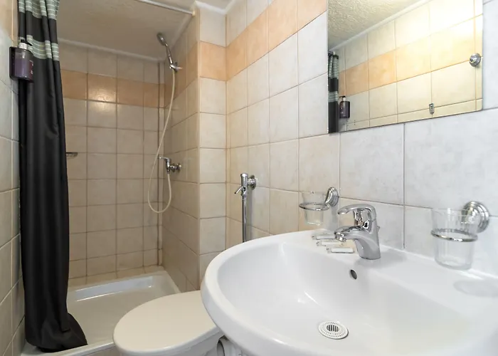 Vodnik Båthotell 3*