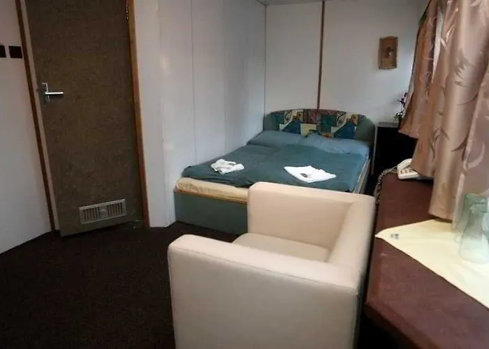 Vodnik Båthotell 3*