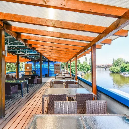 Vodnik Botel